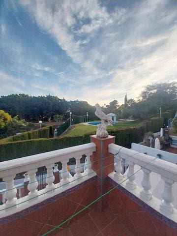 3 sovrum Radhus till salu i Estepona med pool - 668 000 € (Ref: 9371367)