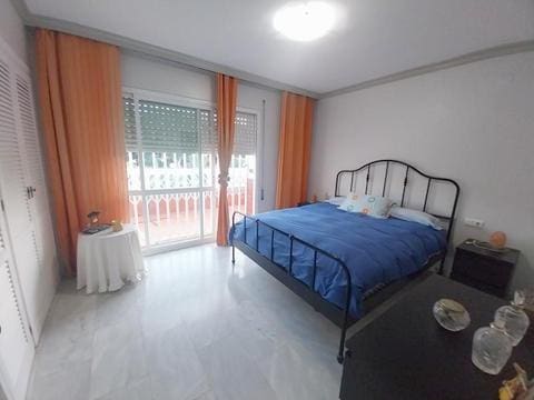 3 sovrum Radhus till salu i Estepona med pool - 668 000 € (Ref: 9371367)