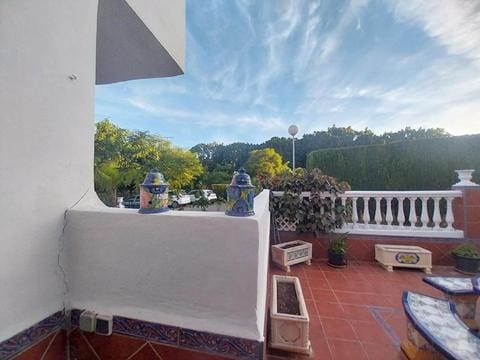 3 sovrum Radhus till salu i Estepona med pool - 668 000 € (Ref: 9371367)