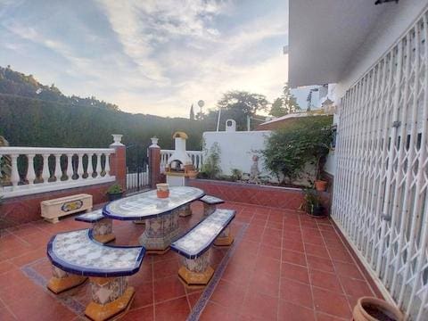 3 sovrum Radhus till salu i Estepona med pool - 668 000 € (Ref: 9371367)