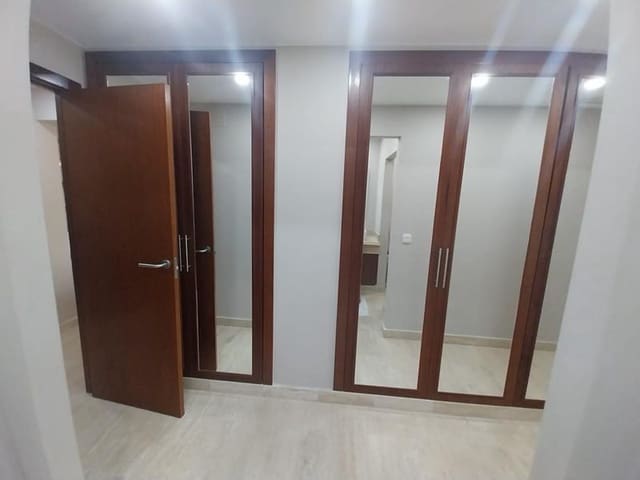 Piso de 2 habitaciones en Estepona en venta con piscina garaje - 319.000 € (Ref: 9380164)