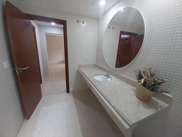 Piso de 2 habitaciones en Estepona en venta con piscina garaje - 319.000 € (Ref: 9380164)