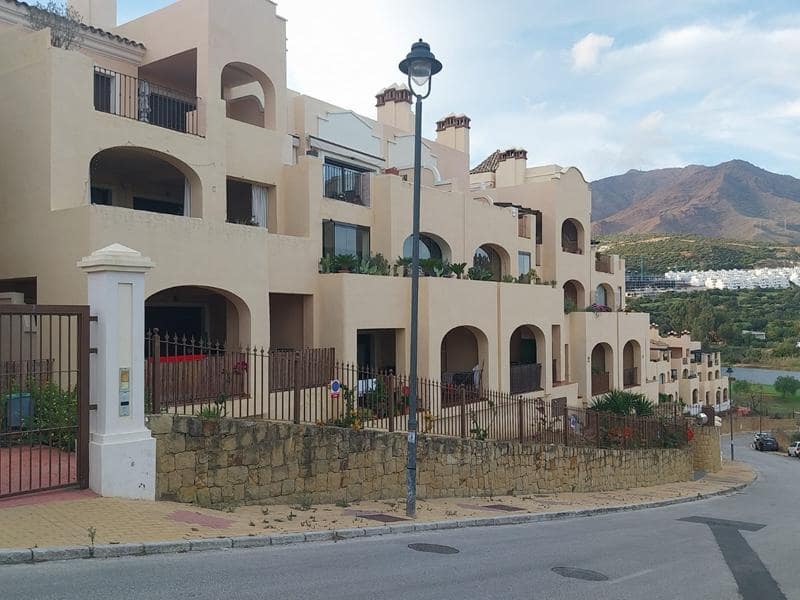2 chambre Appartement à vendre à Estepona avec piscine garage - 319 000 € (Ref: 9380164)