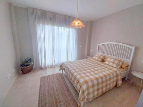 2 chambre Appartement à vendre à Estepona avec piscine garage - 319 000 € (Ref: 9380164)