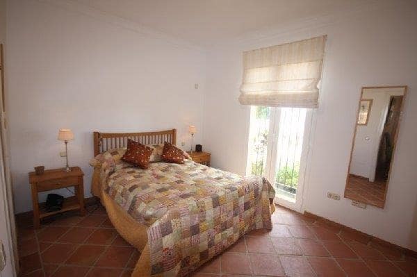 Piso de 3 habitaciones en Casares en venta con piscina garaje - 875.000 € (Ref: 9391146)
