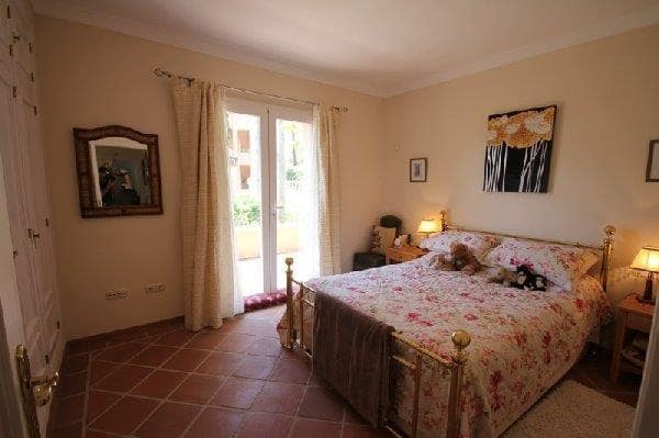 Piso de 3 habitaciones en Casares en venta con piscina garaje - 875.000 € (Ref: 9391146)