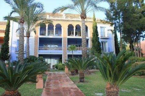 Piso de 3 habitaciones en Casares en venta con piscina garaje - 875.000 € (Ref: 9391146)