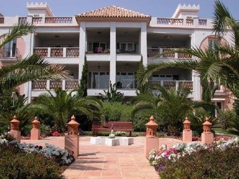 Piso de 3 habitaciones en Casares en venta con piscina garaje - 875.000 € (Ref: 9391146)