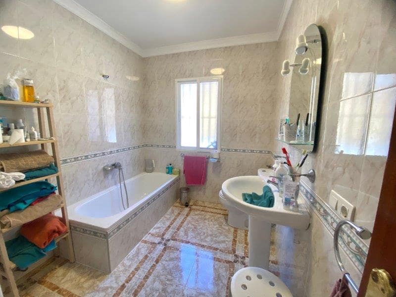 3 makuuhuone Omakotitalo myytävänä paikassa Malaga kaupunki - 222 700 € (Ref: 9396518)