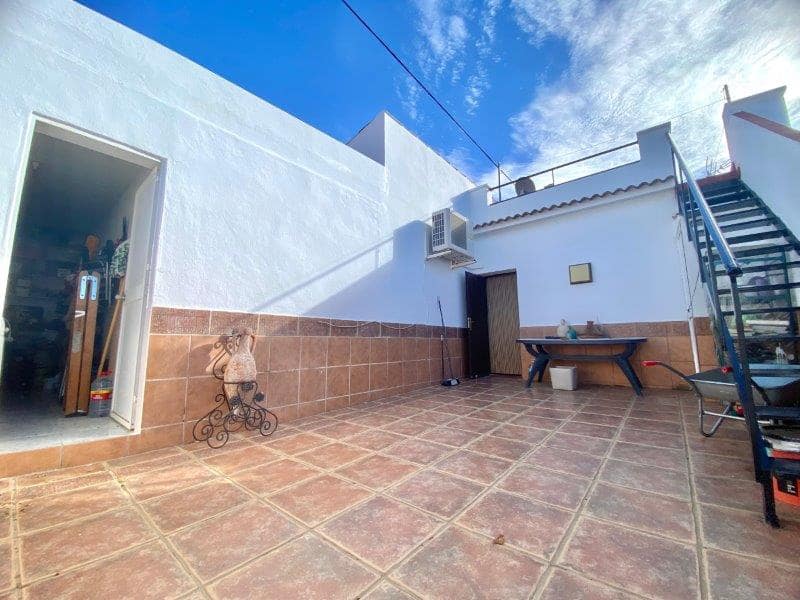 3 makuuhuone Omakotitalo myytävänä paikassa Malaga kaupunki - 222 700 € (Ref: 9396518)