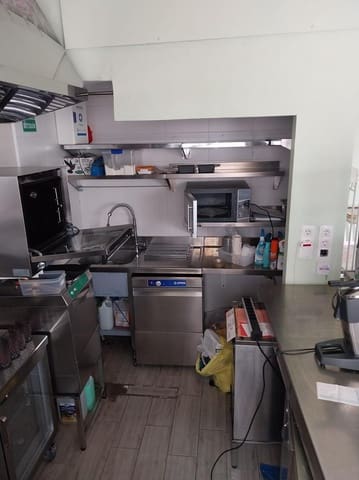 Kommersiell till salu i Centro, Estepona - 66 000 € (Ref: 9397871)