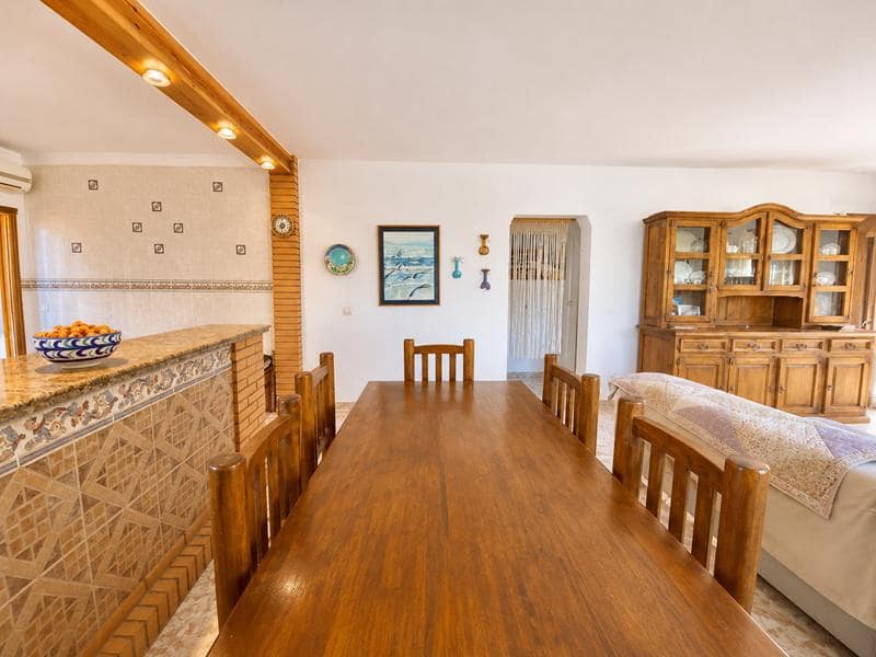 Casa de 3 habitaciones en Málaga ciudad en venta - 170.000 € (Ref: 9403378)