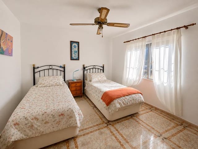 Casa de 3 habitaciones en Málaga ciudad en venta - 170.000 € (Ref: 9403378)