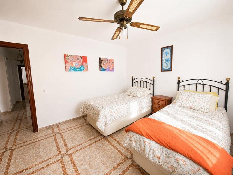 Casa de 3 habitaciones en Málaga ciudad en venta - 170.000 € (Ref: 9403378)