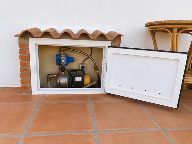 Casa de 3 habitaciones en Málaga ciudad en venta - 170.000 € (Ref: 9403378)