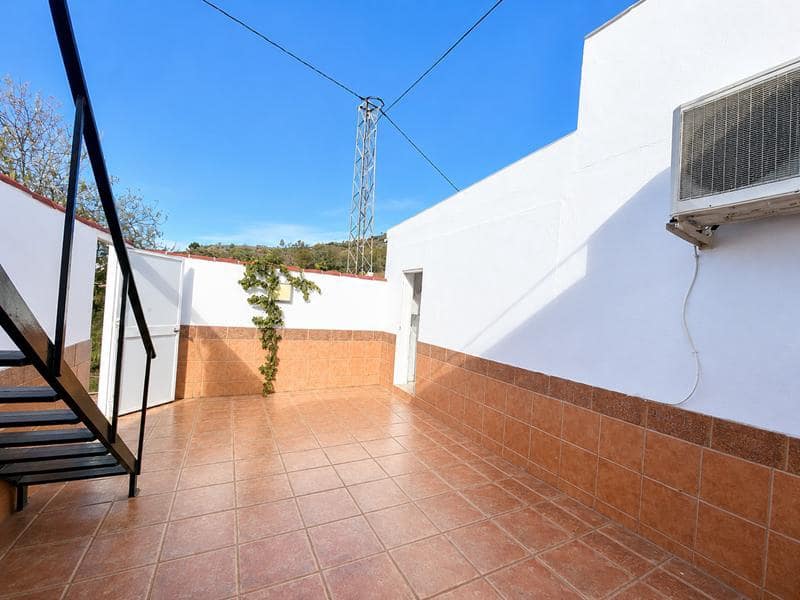 Casa de 3 habitaciones en Málaga ciudad en venta - 170.000 € (Ref: 9403378)