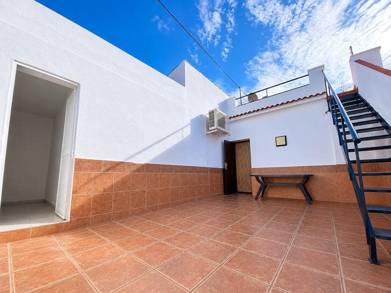 Casa de 3 habitaciones en Málaga ciudad en venta - 170.000 € (Ref: 9403378)