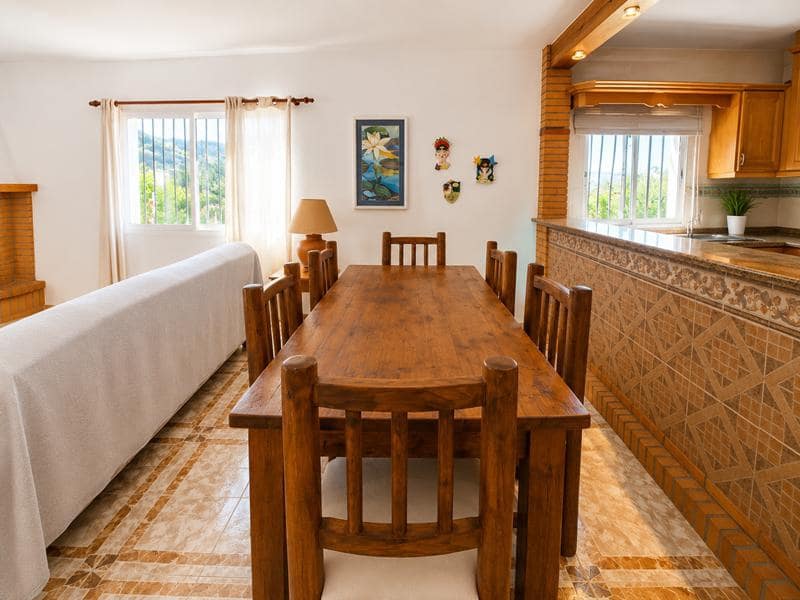 Casa de 3 habitaciones en Málaga ciudad en venta - 170.000 € (Ref: 9403378)