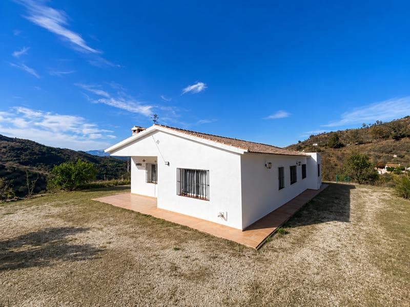 Casa de 3 habitaciones en Málaga ciudad en venta - 170.000 € (Ref: 9403378)