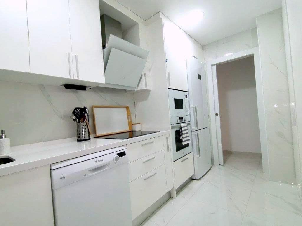 2 sypialnia Mieszkanie do wynajęcia w Miasto Malaga - 1 350 € (Ref: 9404446)