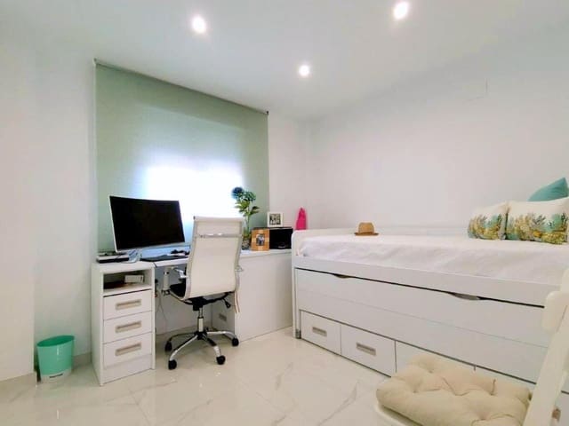 2 bedroom Flat for rent in Santa Paula, Málaga city - € 1,350 (Ref: 9404446)