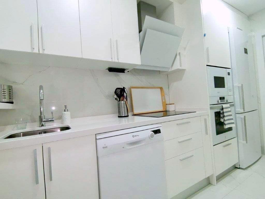 2 sypialnia Mieszkanie do wynajęcia w Miasto Malaga - 1 350 € (Ref: 9404446)