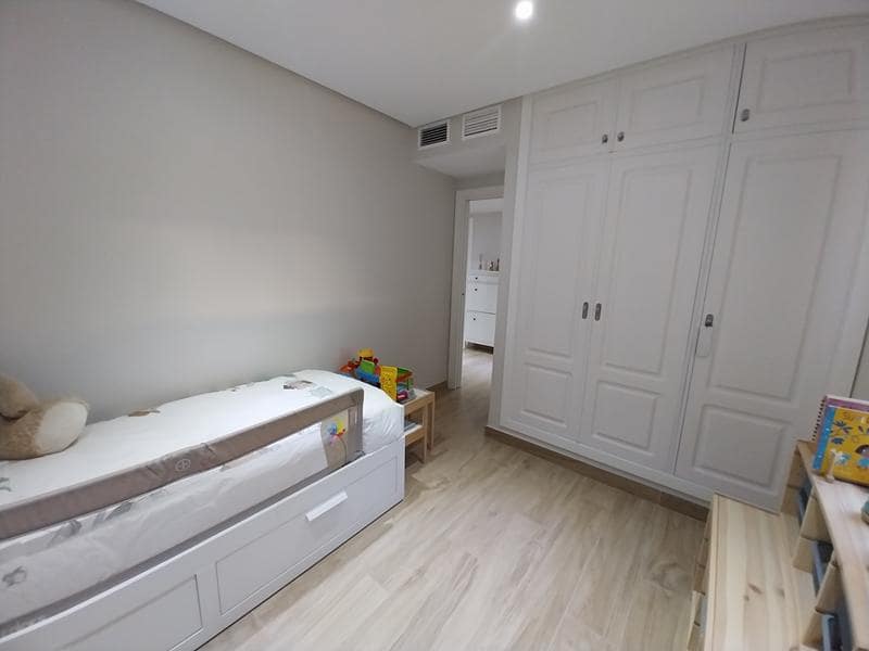 2 sypialnia Mieszkanie na sprzedaż w Estepona z basenem garażem - 530 250 € (Ref: 9415239)