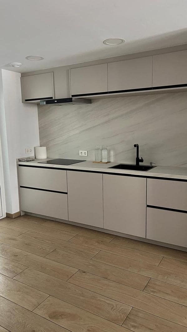 4 quarto Apartamento para venda em Estepona com piscina garagem - 578 000 € (Ref: 9428953)