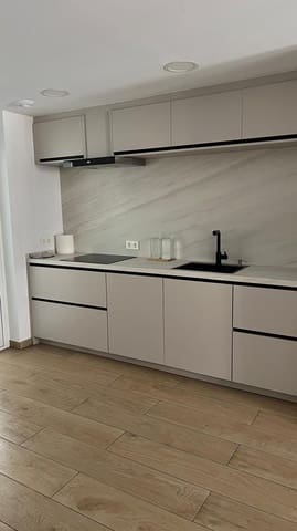 4 quarto Apartamento para venda em Estepona com piscina garagem - 578 000 € (Ref: 9428953)