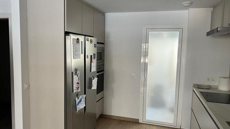 4 quarto Apartamento para venda em Estepona com piscina garagem - 578 000 € (Ref: 9428953)