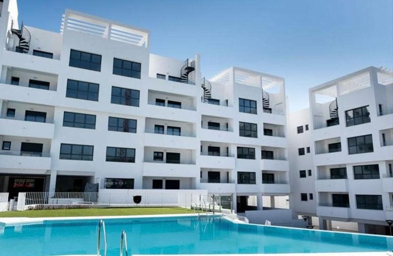 4 quarto Apartamento para venda em Estepona com piscina garagem - 578 000 € (Ref: 9428953)