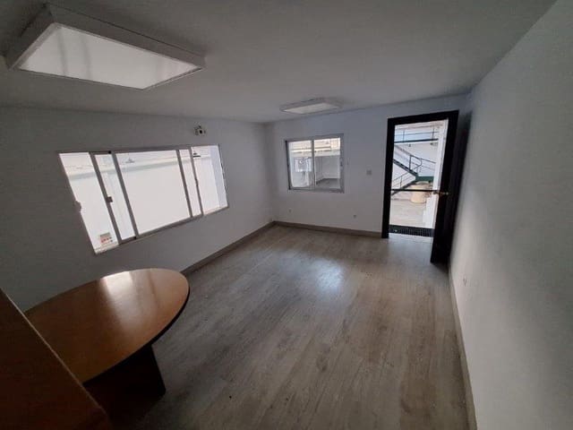 Virksomhed til leje i Cruz de Humilladero, Málaga by - € 1.700 (Ref: 9432708)