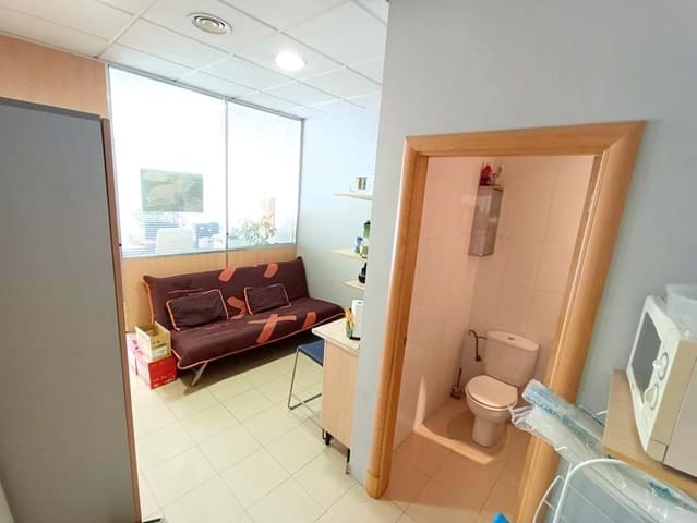 Erhverv til salg i Centro, Estepona - € 254.500 (Ref: 9447258)