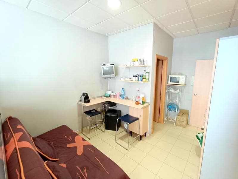 Erhverv til salg i Estepona - € 254.500 (Ref: 9447258)