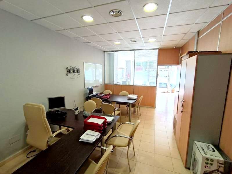 Erhverv til salg i Estepona - € 254.500 (Ref: 9447258)