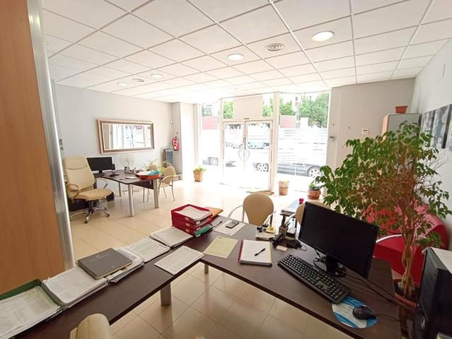 Erhverv til salg i Centro, Estepona - € 254.500 (Ref: 9447258)