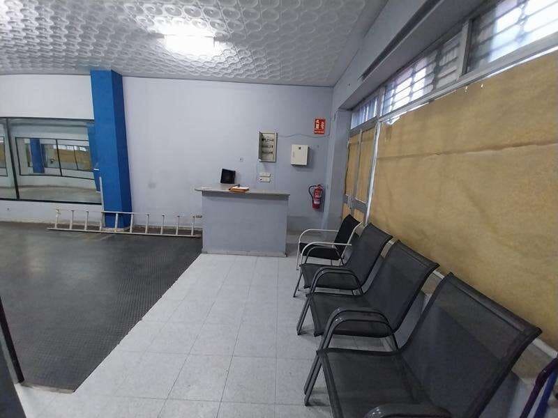 Local Commercial à louer à Estepona - 2 800 € (Ref: 9454804)