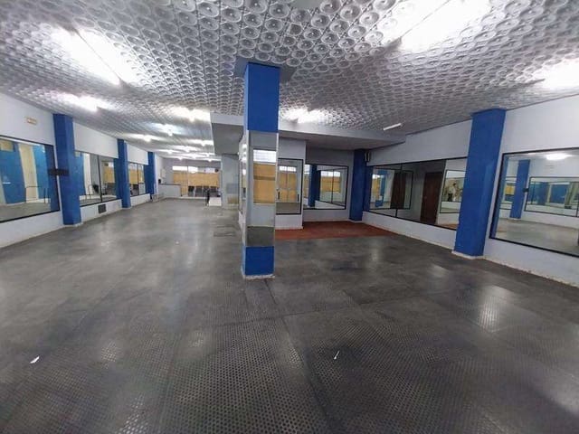 Local Commercial à louer à Estepona - 2 800 € (Ref: 9454804)