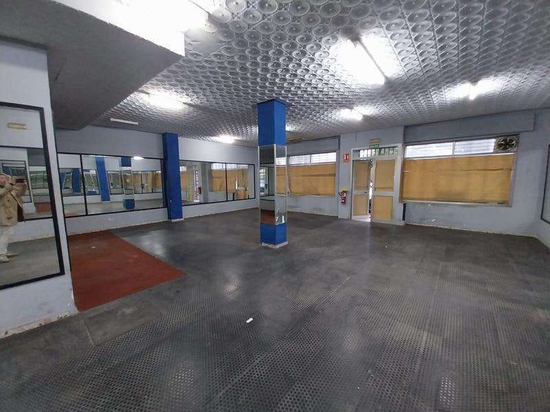 Local Commercial à louer à Estepona - 2 800 € (Ref: 9454804)