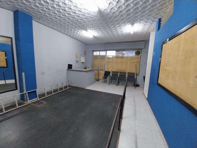 Local Commercial à louer à Estepona - 2 800 € (Ref: 9454804)