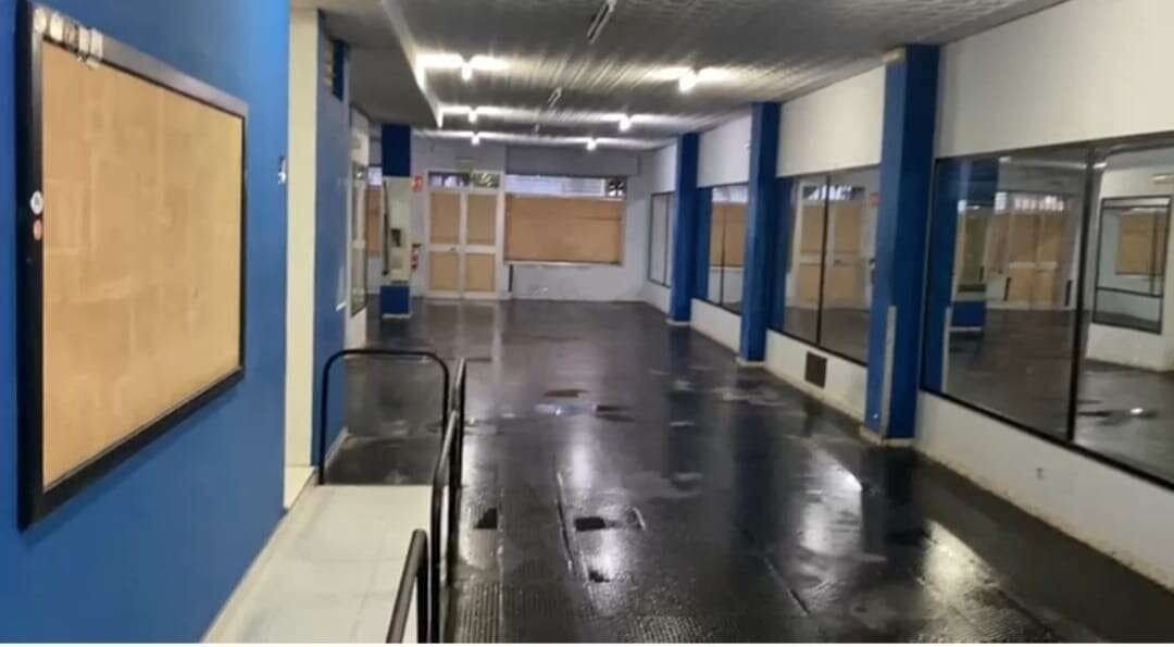 Local Commercial à louer à Estepona - 2 800 € (Ref: 9454804)