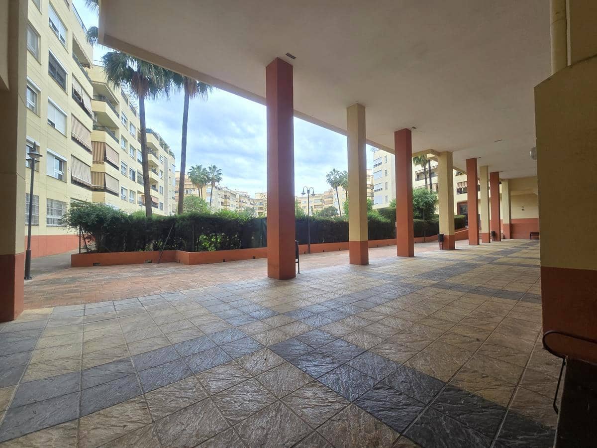 3 camera da letto Appartamento da affittare in Malaga citta con piscina garage - 1.400 € (Rif: 9457748)