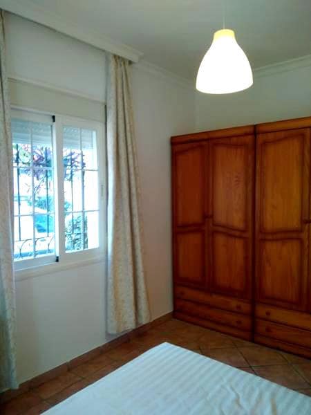 1 sypialnia Mieszkanie do wynajęcia w Estepona - 800 € (Ref: 9467622)