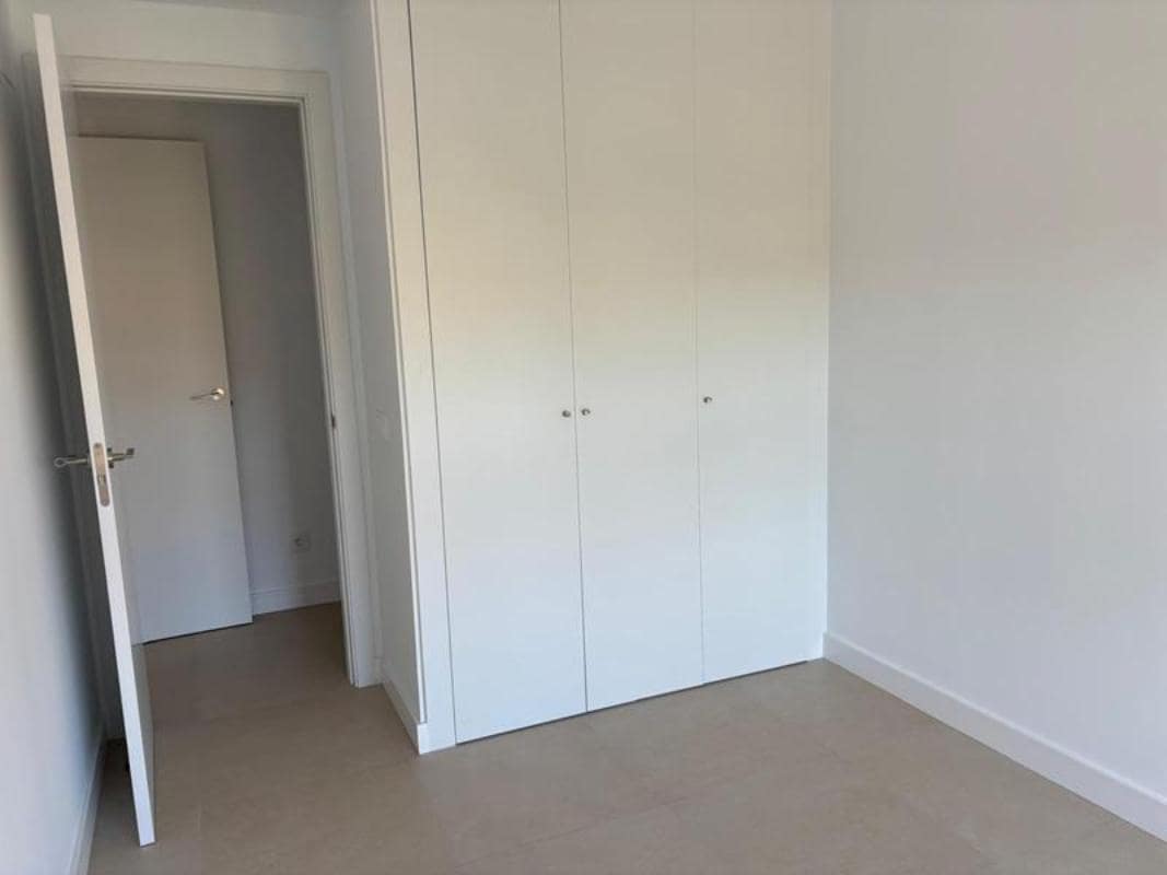 2 soveværelse Lejlighed til leje i Estepona med swimmingpool garage - € 1.750 (Ref: 9467773)