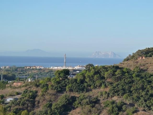 Tontti myytävänä paikassa El Padrón, Estepona - 137 270 € (Ref: 9503385)