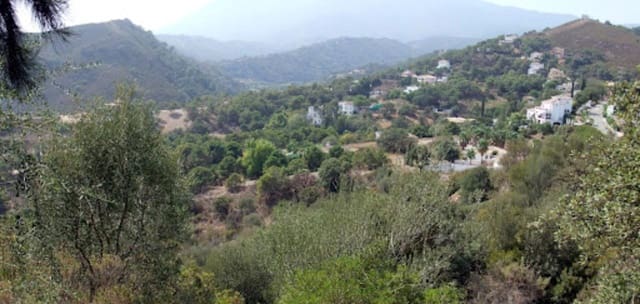 Tontti myytävänä paikassa El Padrón, Estepona - 137 270 € (Ref: 9503385)