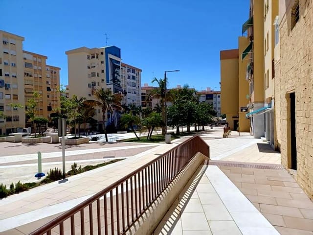 Kaupallinen vuokrattavana paikassa Centro, Estepona - 1 000 € (Ref: 9503386)