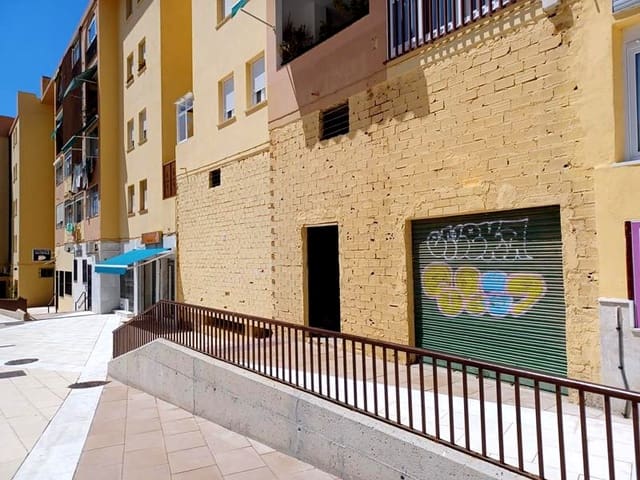 Kaupallinen vuokrattavana paikassa Centro, Estepona - 1 000 € (Ref: 9503386)