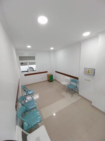 Commercieel te huur in Centro, Estepona - € 900 (Ref: 9506918)