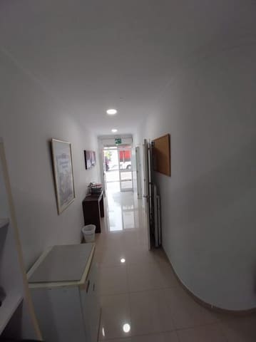 Commercieel te huur in Centro, Estepona - € 900 (Ref: 9506918)